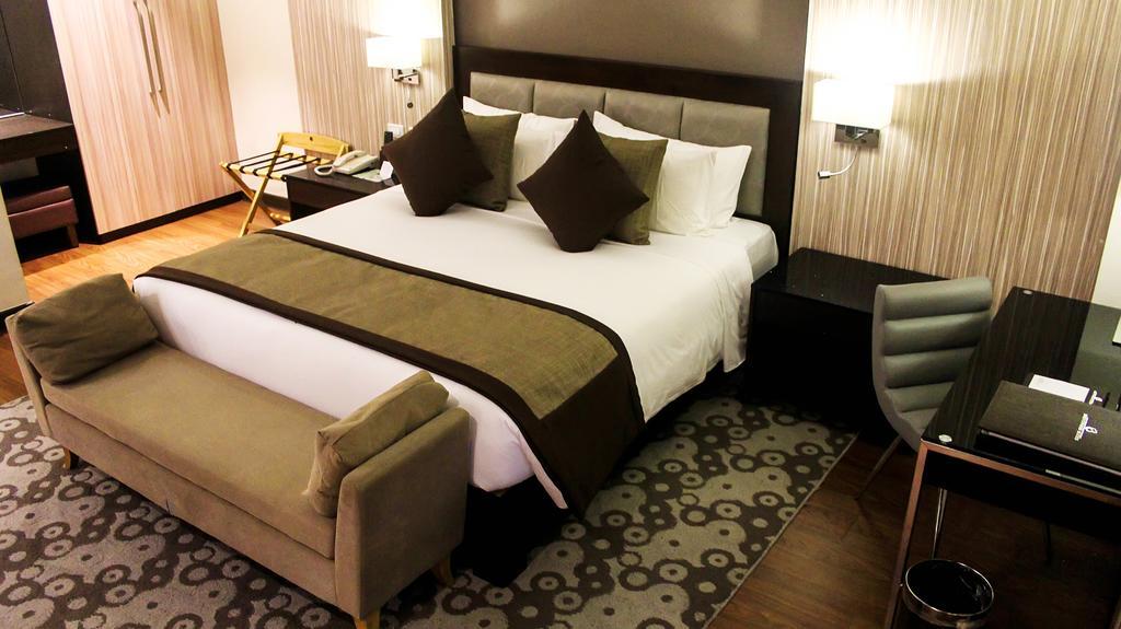 Brentwood Suites Quezon City Bagian luar foto