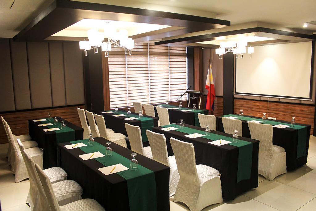 Brentwood Suites Quezon City Bagian luar foto